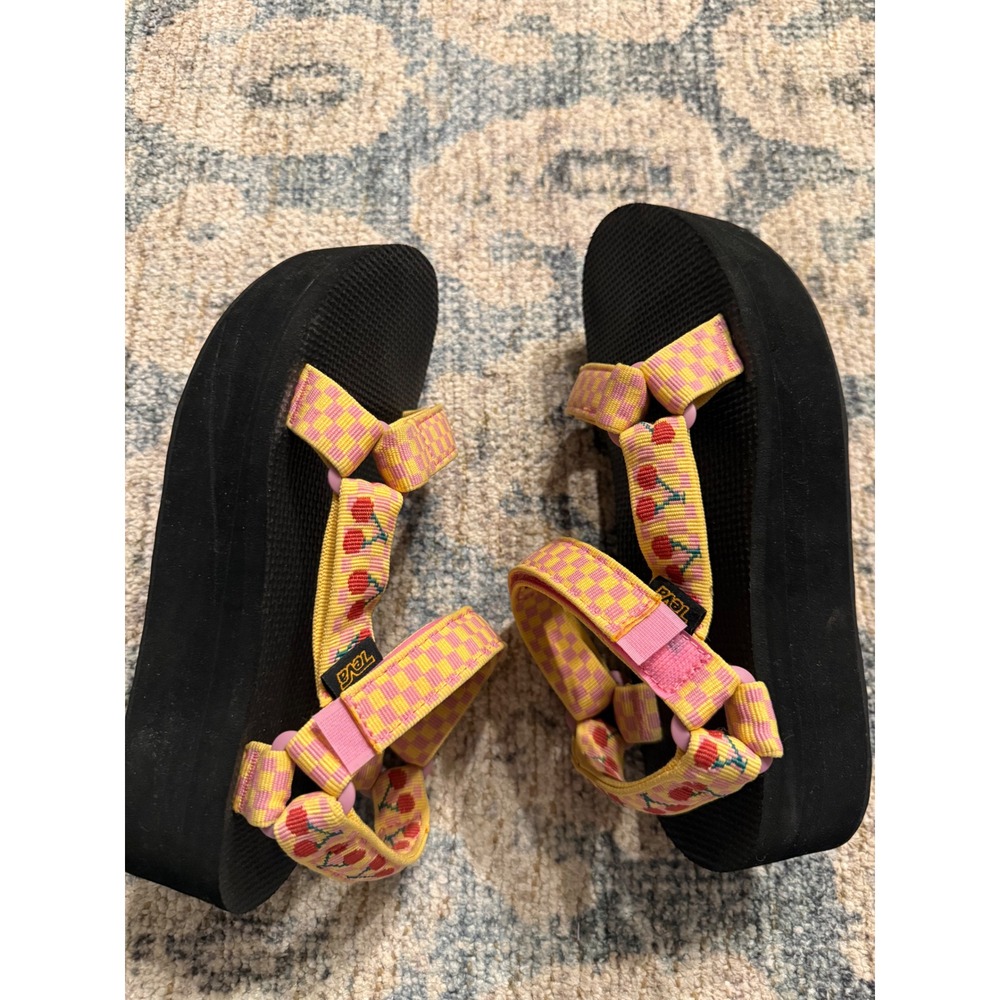 TEVA Picnic Cherries Universal Platform SANDALS US 8/ EUR 39 Excellent Condition - Picture 4 of 6